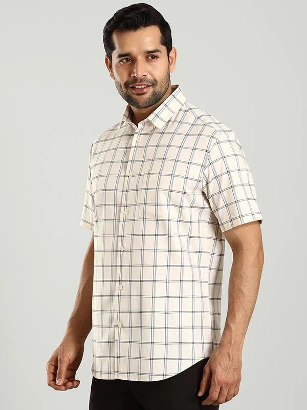 Indian Terrain Men's Regular Fit Half Sleeve Checkered Cream Shirt